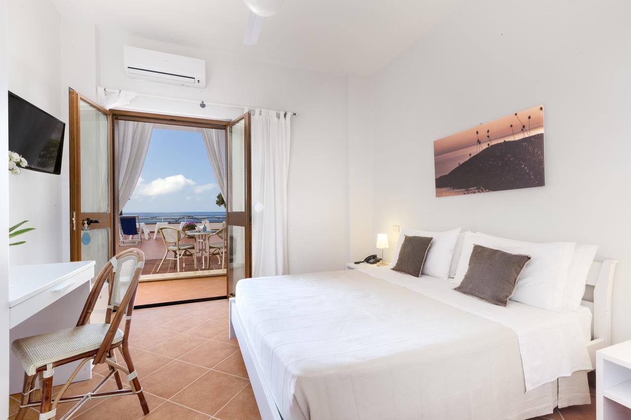 Il Cefalo Hotel & Restaurant Castellabate Dış mekan fotoğraf